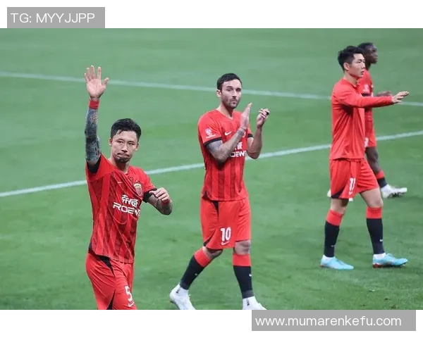 17赛季中超焦点战上港与申花激情对决再续城市德比传奇