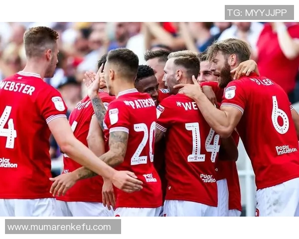 大板飞脚与鹿岛鹿角的激烈对决揭示足球战术的精彩与魅力