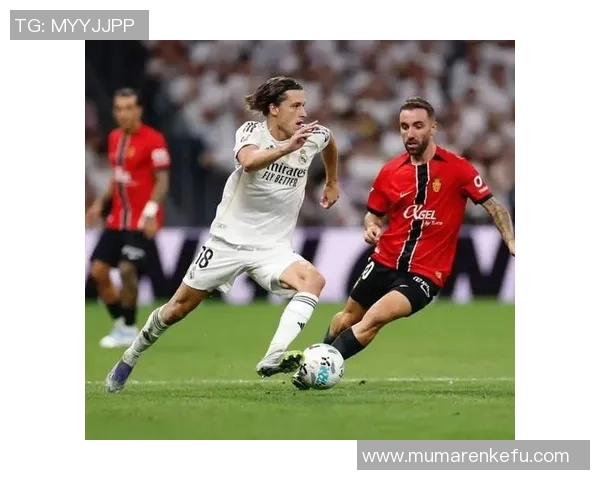 巅峰对决：曼联与皇马的传奇之战在绿茵场上展开